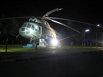 Hubschrauber vor der Firma